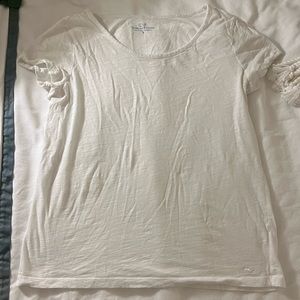 Vineyard vines white tee